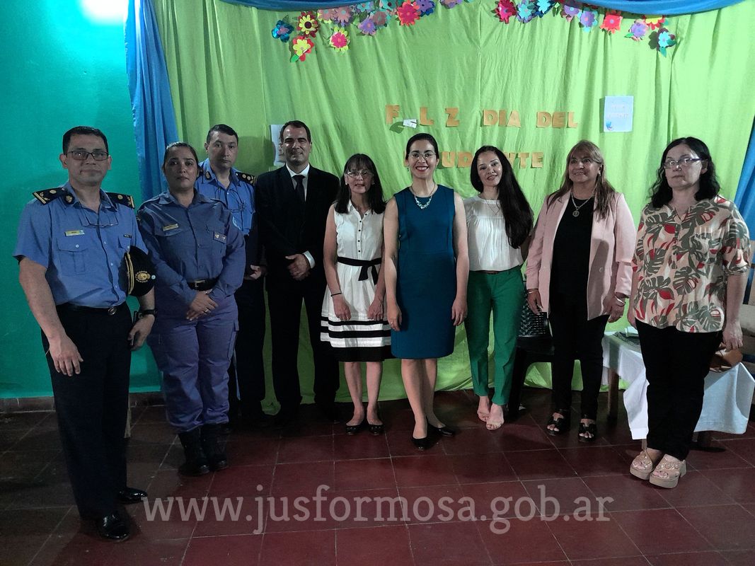 Entrega de libros a la Alcaidía de Mujeres