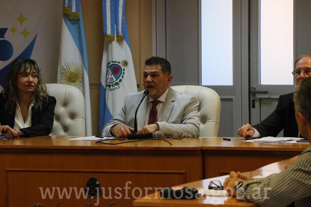 Conversatorio NEA - Habla el Ministro Alucín