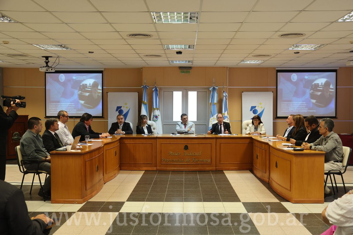Conversatorio NEA - Habla el Ministro Coll
