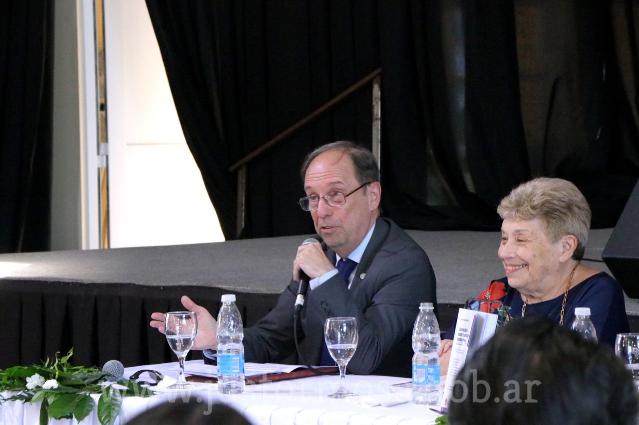 Conferencia - Dr. Coll